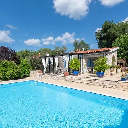 Family Goran - Large Pool Near Porec Villa